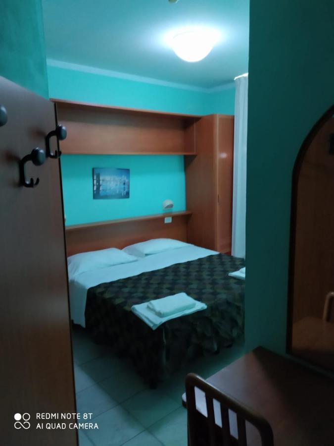 Hotel Blue Moon リミニ エクステリア 写真