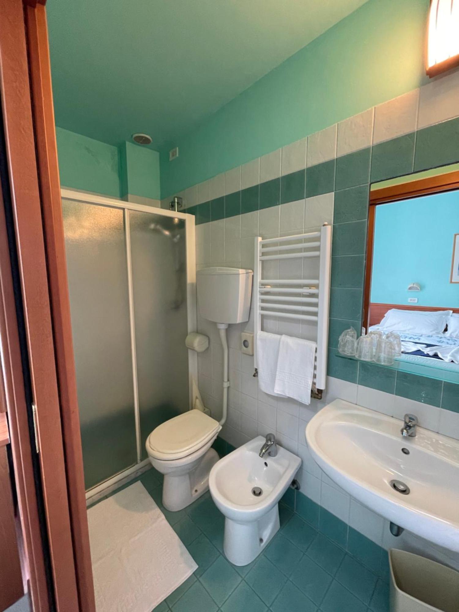 Hotel Blue Moon リミニ エクステリア 写真
